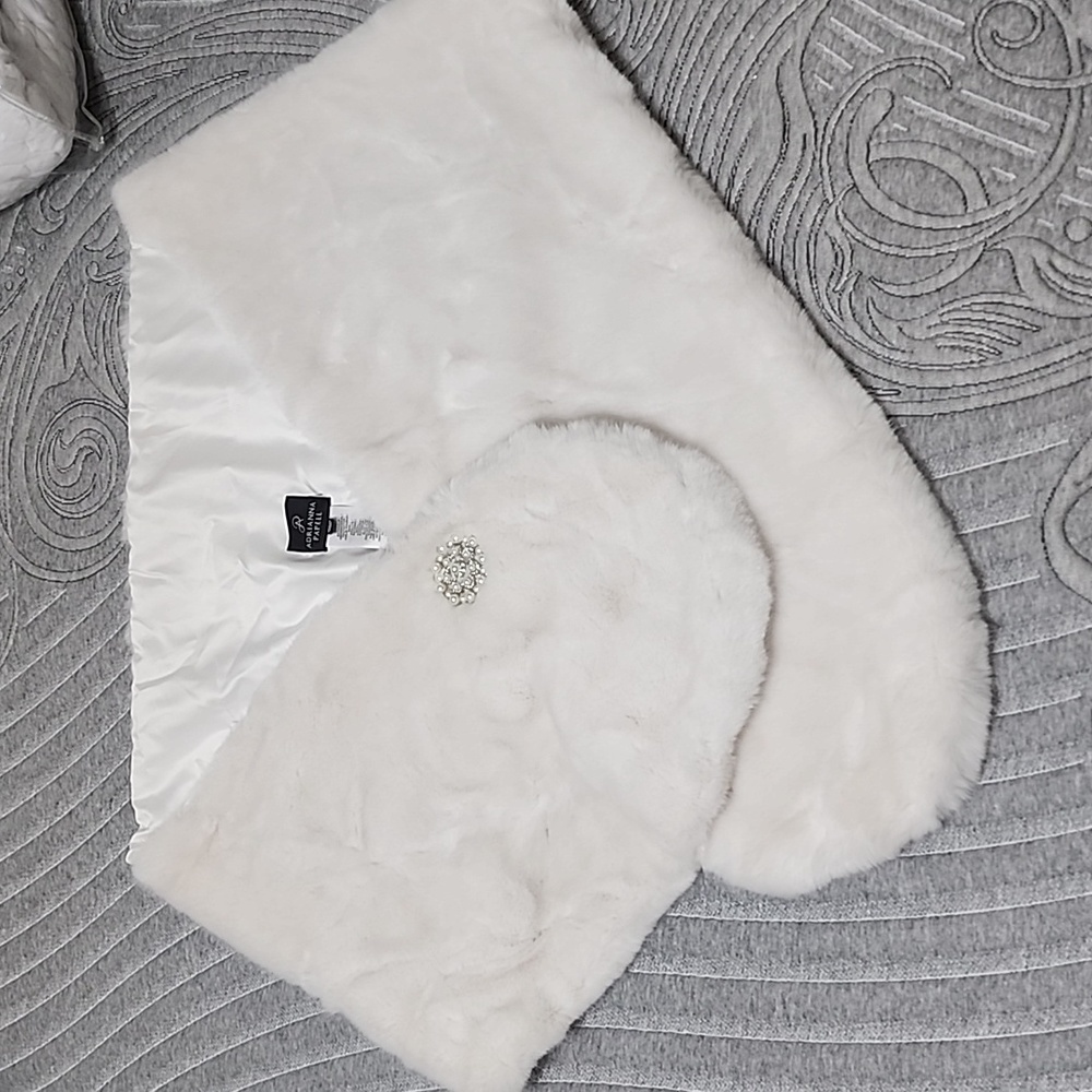 Adrianna Papell Plus Size Fur wrap